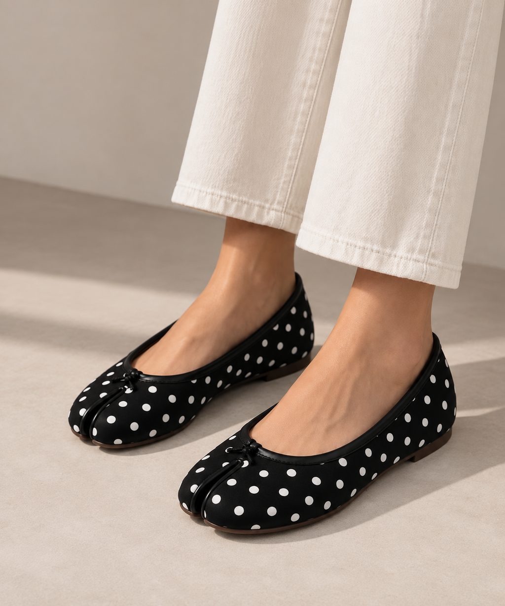 Ballerine Tabi à Pois — Noir & Blanc